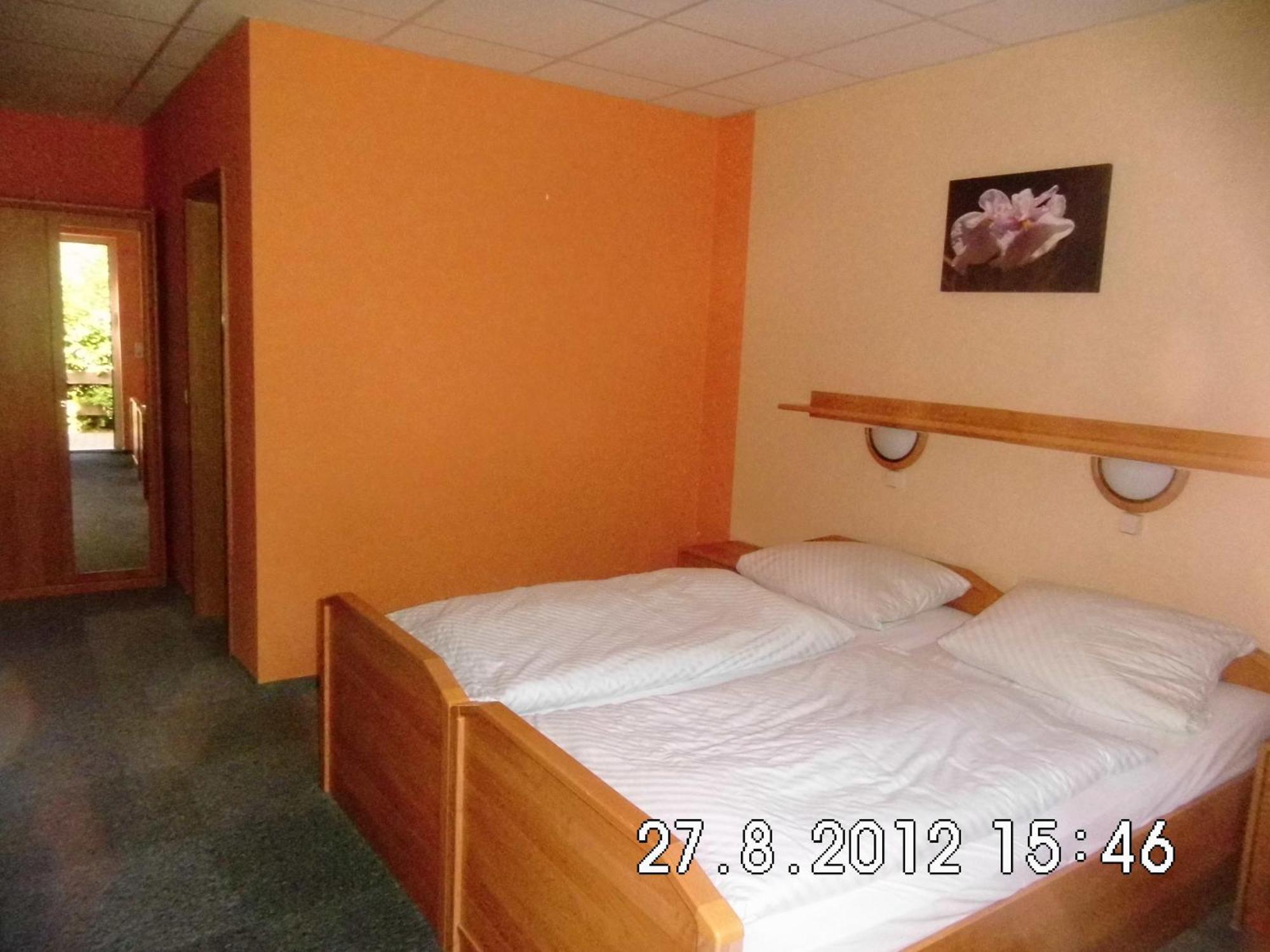 Hotel-Garni "Hof Von Hannover" Витмунд Экстерьер фото