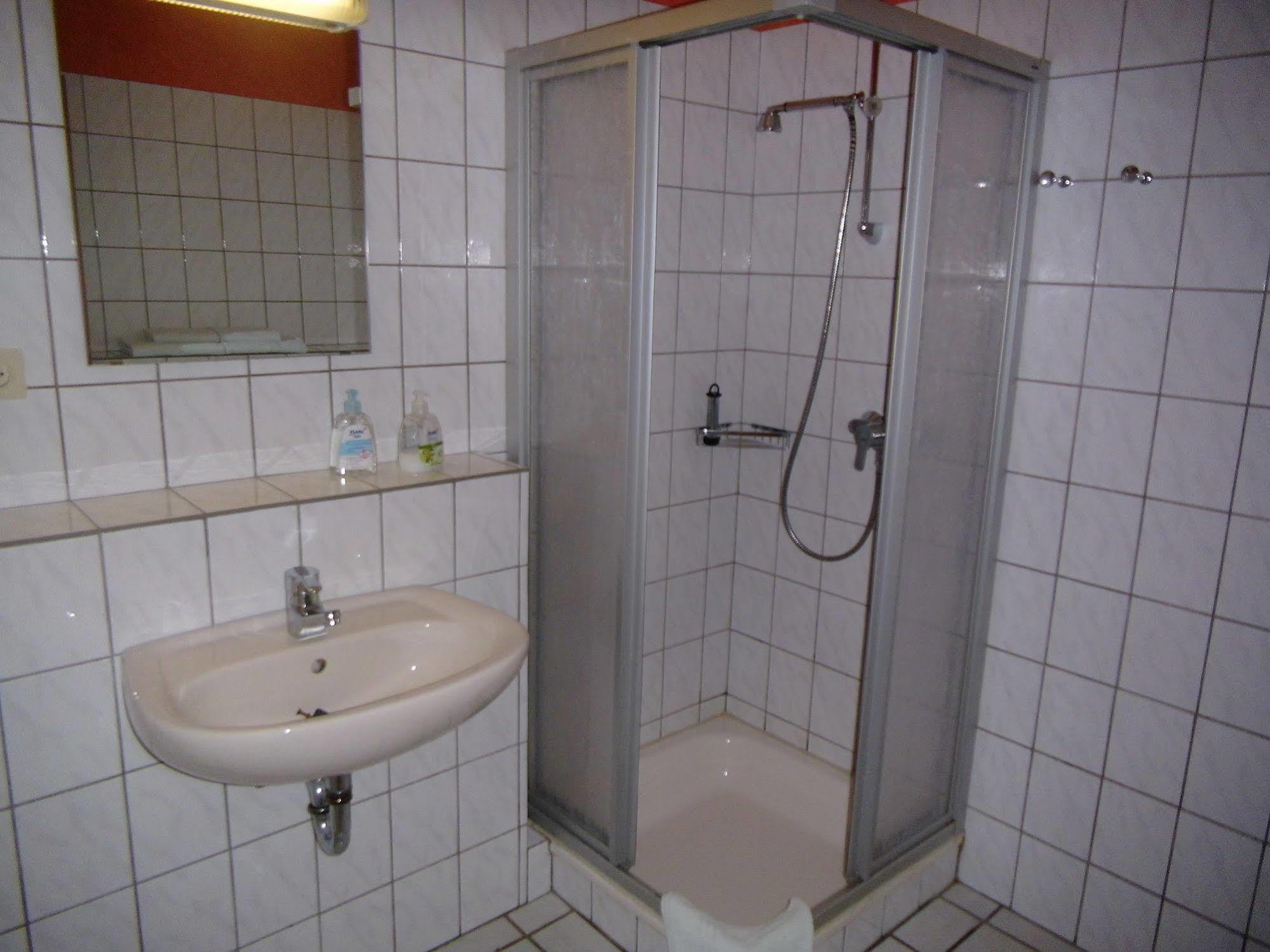 Hotel-Garni "Hof Von Hannover" Витмунд Экстерьер фото