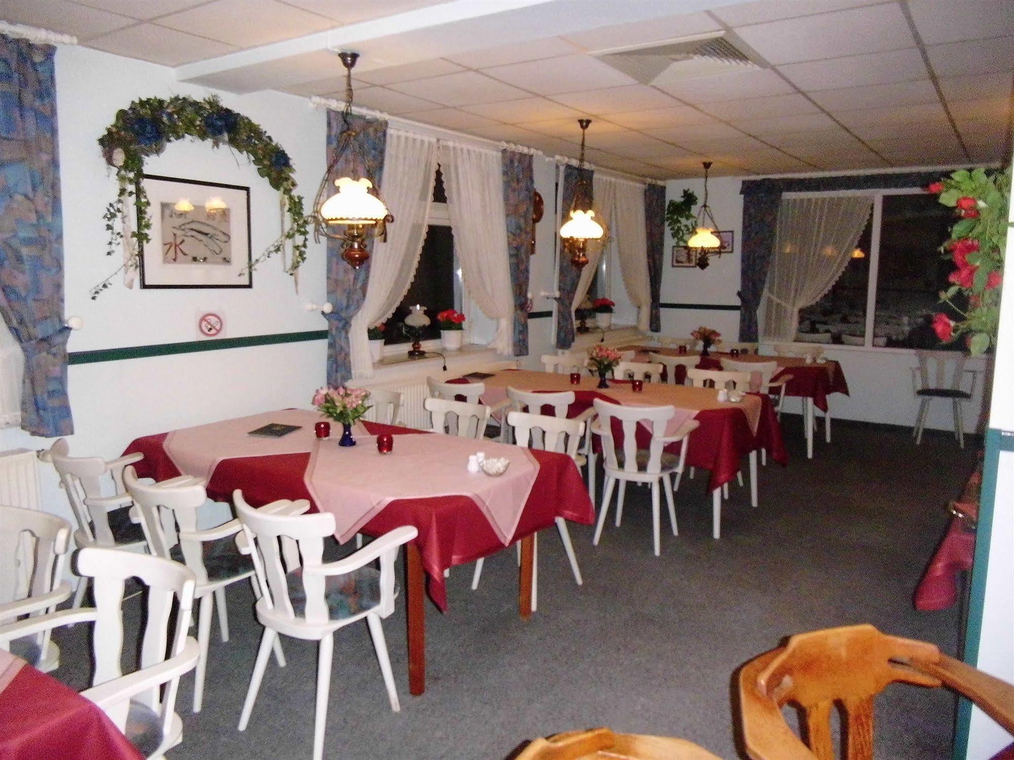 Hotel-Garni "Hof Von Hannover" Витмунд Экстерьер фото